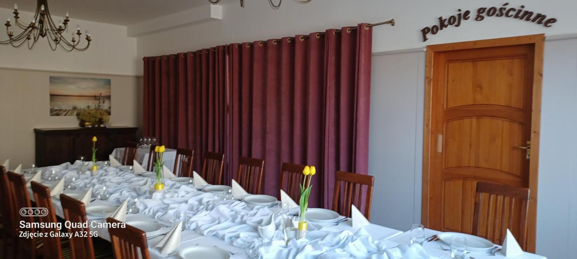 Wielkopolanka Pokoje Goscinne I Restauracja Ходзеж Экстерьер фото